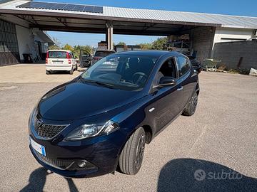 Lancia Ypsilon Silver