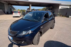 Lancia Ypsilon Silver