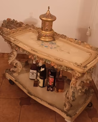 carrello  e lampadario