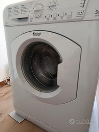 Lavatrice 5 kg. Hotpoint Ariston.