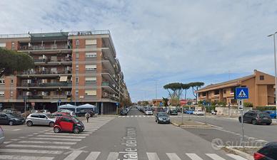 Ostia trilocale con balcone