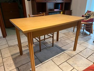 Tavolo rettangolare+6 sedie