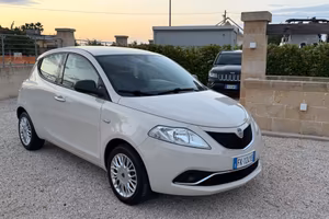 Lancia Ypsilon 1.2 69 CV 5 porte Gold