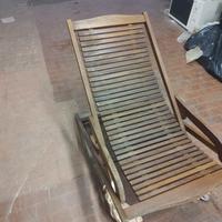 Sedia a sdraio in  teak da giardino o terrazzo