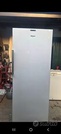 Congelatore verticale 6thSense Whirpool