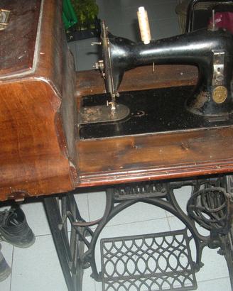 Macchina da cucire antica GRITZHER completa
