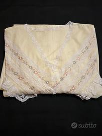 Camicia da notte gialla in cotone con decorazioni