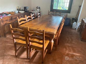  tavolo con sedie