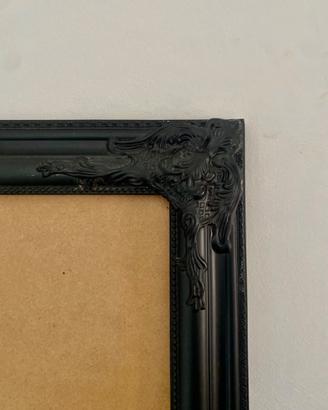 Cornice nera
