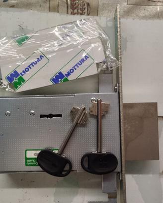 serratura con chiavi a doppia mappa nuova