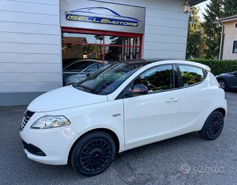 Lancia Ypsilon 1.2 benzina tetto panoramico apribi