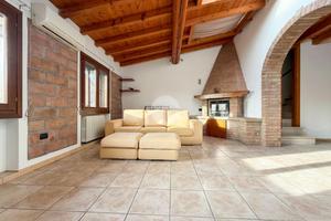 PORZIONE DI BIFAMILIARE A MONTICHIARI