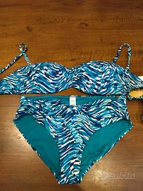 costume due pezzi Triumph 