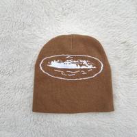 Courteiz Beanie Marrone 🧶 Ricamo Frontale – 