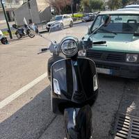 Piaggio Vespa 300 GTS hpe SUPERTECH