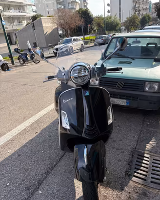 Piaggio Vespa 300 GTS hpe SUPERTECH