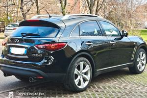 Suv sportivo 4x4 automatico 6 cilindri 