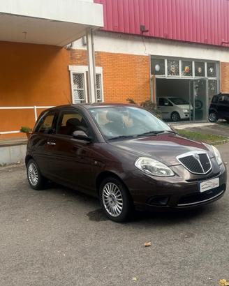 Lancia Ypsilon 1.3 MJT 75 CV Oro