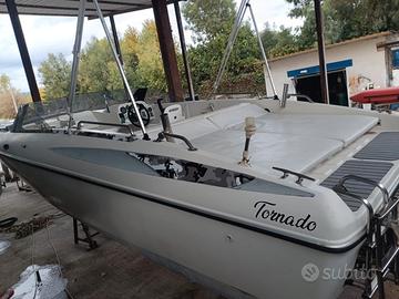 Barca Tornado Motore Entrobordo