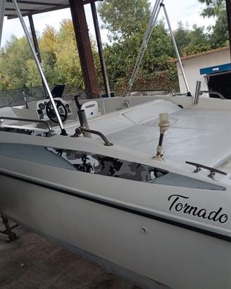 Barca Tornado Motore Entrobordo