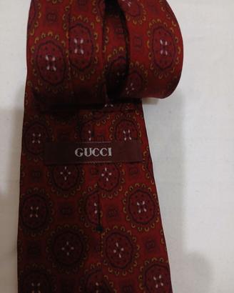 2 cravatte 1 gucci,1 valentino