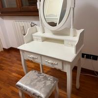 Mobile toeletta trucchi