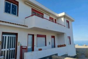 Appartam. fronte mare 3 vani 2 serv. posto auto