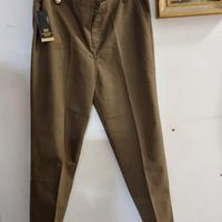 pantaloni in buono stato 