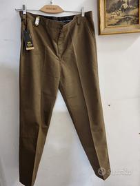 pantaloni in buono stato 