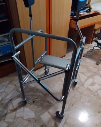 Deambulatore ascellare pieghevole 