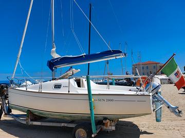 BARCA A VELA JEANNEAU SUN 2000