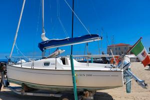 BARCA A VELA JEANNEAU SUN 2000