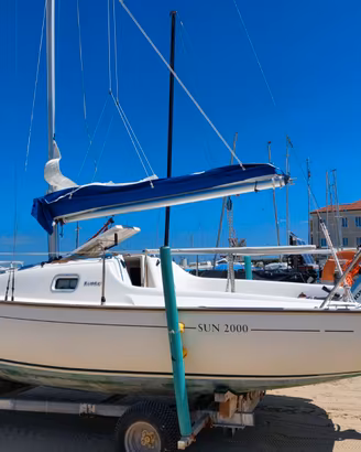 BARCA A VELA JEANNEAU SUN 2000
