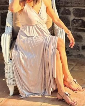 Abito lungo con spacco vestito plissettato