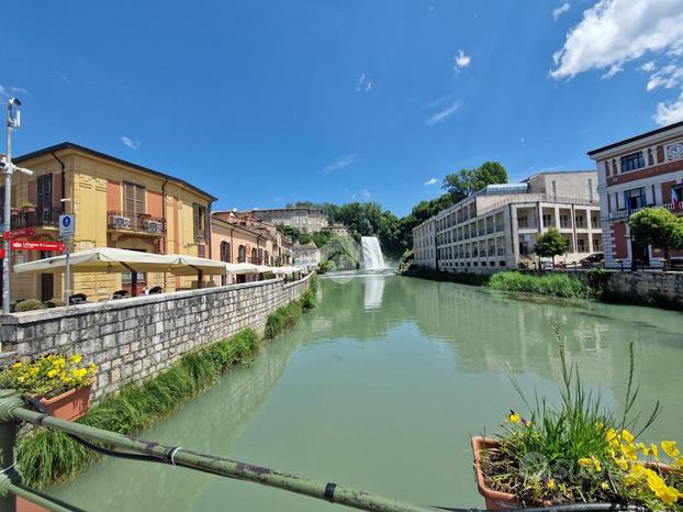 NEGOZIO A ISOLA DEL LIRI