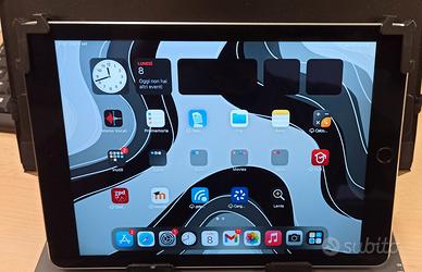 IPad Air 2 completo di custodia tastiera Logitech