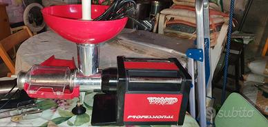 macchina elettrica per la preparazione del sugo