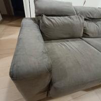 divano con pouf estraibile