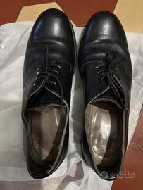 Scarpe allacciate Mona