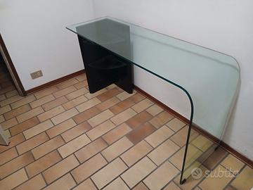 scrivania in vetro