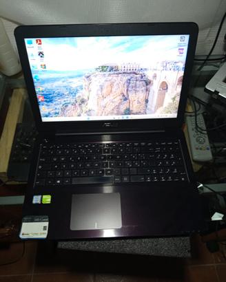 Asus i7 12 GB SSD 500 