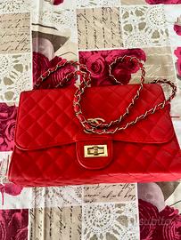 Borsa a spalla trapuntata rossa con catena