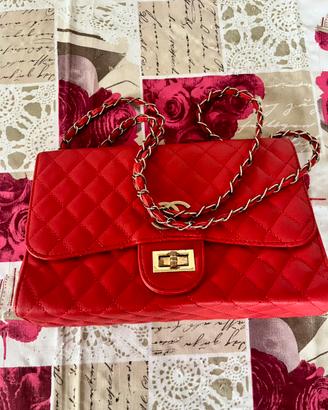 Borsa a spalla trapuntata rossa con catena