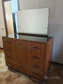 Mobili camera in legno antichi