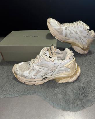 balenciaga runner