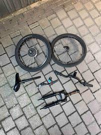 Ruote 20'' bici decathlon + altre parti