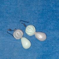  orecchini, anelli, spille 