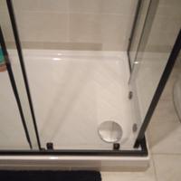 Box doccia 80 x 70 cristallo e profili neri