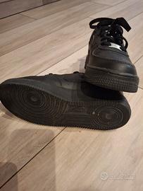 nike air force one nere n.39