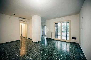 4 LOCALI A REGGIO NELL'EMILIA